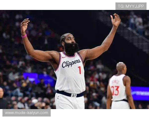 NBA常规赛快船开启三连客，莱昂纳德哈登率队北伐爵士